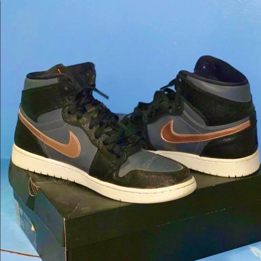 Jordan 1 Bronze & Black